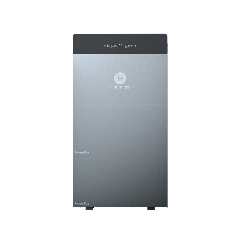 Hoymiles HiBattery HB-4020-X Energiespeicher mit zwei Erweiterungsakkus vertikal angeordnet in abgestuften Grautönen und Logo auf der Vorderseite