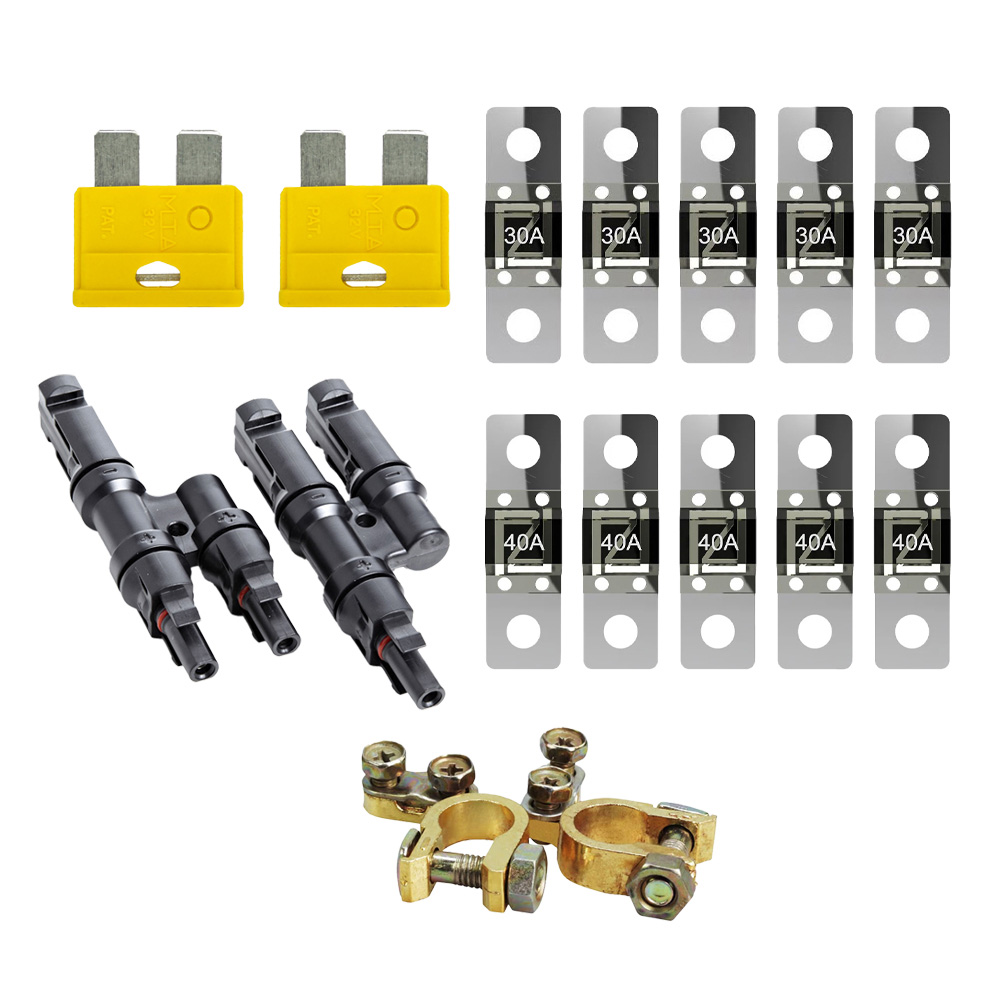 Setansicht: 2x Abzweigbuchsen mit Y-Stecker, 2x Polklemmen, 10x MIDI-Sicherungen (30A und 40A), 2x 20A KFZ Flachsicherungen