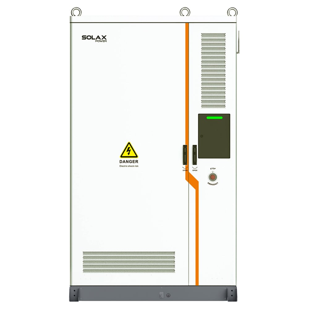 Frontansicht: Weißes, rechteckiges Solax 125kw Power conversion System mit Lüftungsgitter und Stop-Knopf