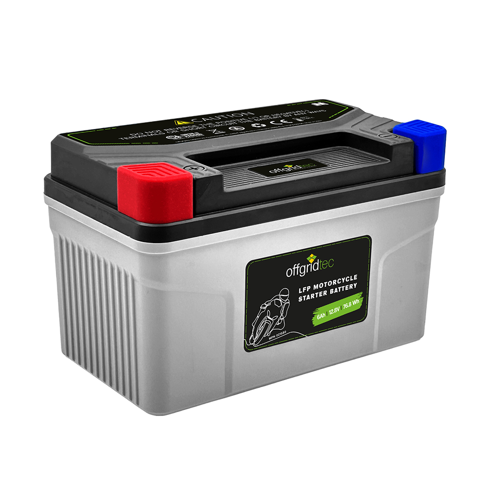 graue Motorradbatterie schräge Frontansicht links