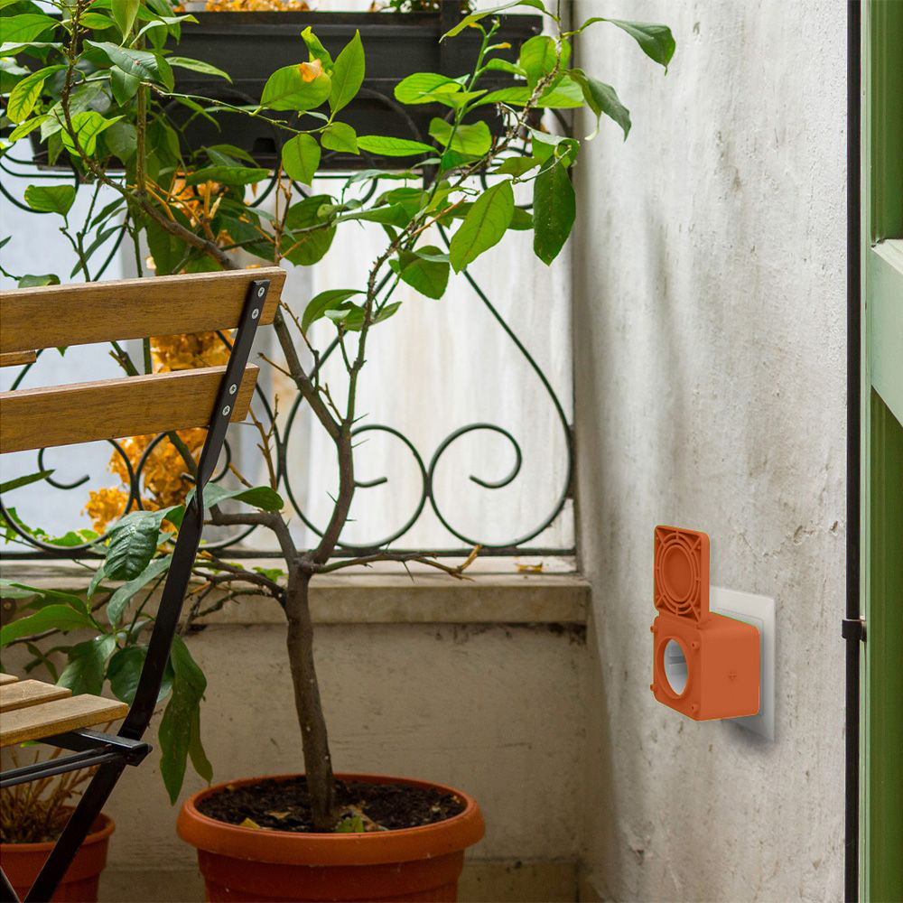 Orange Schutzhülle für myStrom Switch Protect Steckdose mit Klappe inkl Gerät in Steckdose