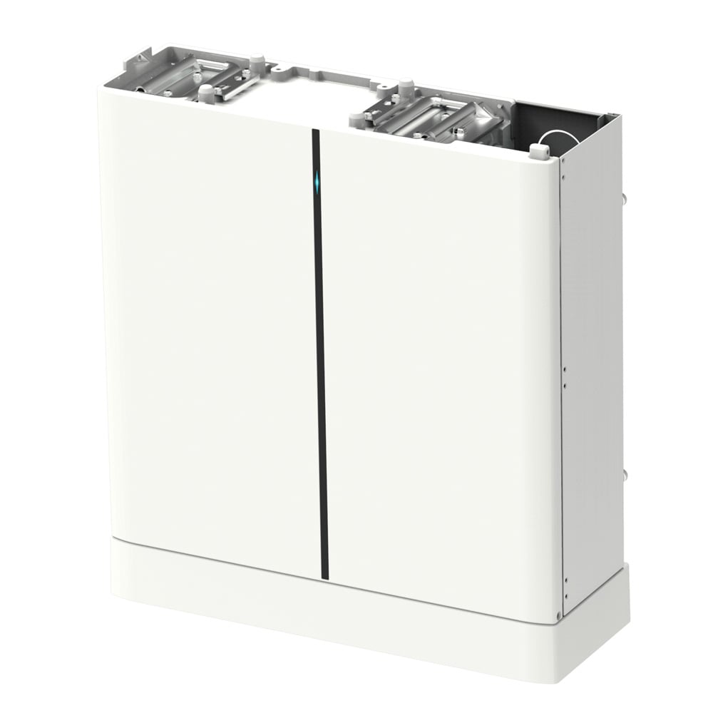 Schrägansicht von oben: Solax HV10230 LFP Batterie mit länglicher, vertikaler LED Statusanzeige, oben geöffnet