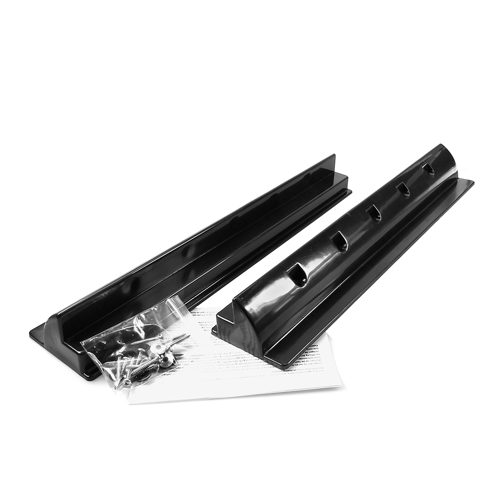 Spoiler in schwarz in kompletter Ansicht inklusive Befestigungsmaterial