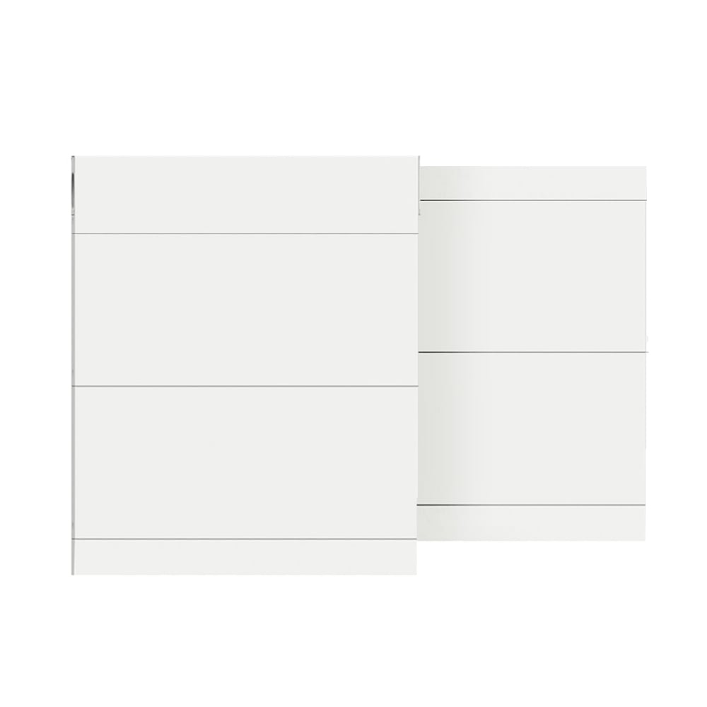 Frontansicht des weißen Solax X3-IES Speichersystems mit 4 Batterien, BMS und Series Box