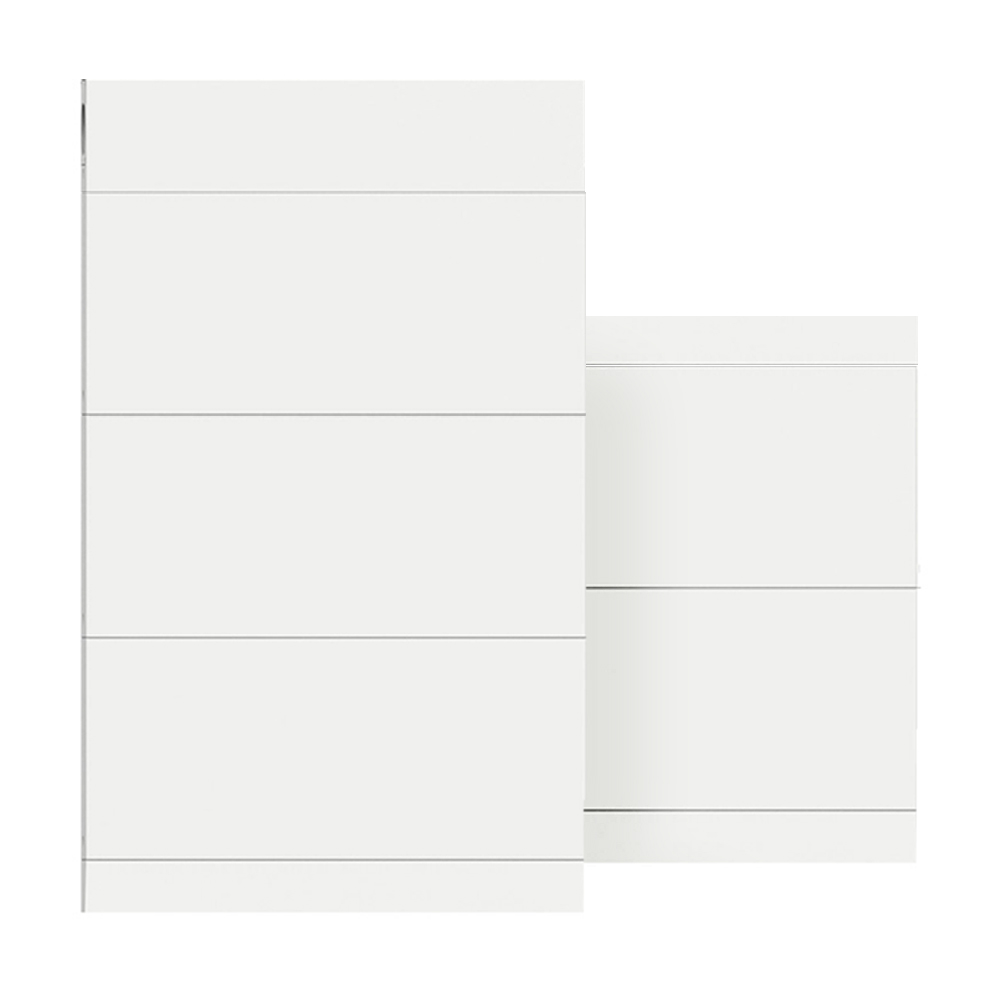 Frontansicht des weißen Solax X3-IES Speichersystems mit 5 Batterien und BMS Frontansicht des weißen Solax X3-IES Speichersystems mit 5 Batterien, BMS und Series Box