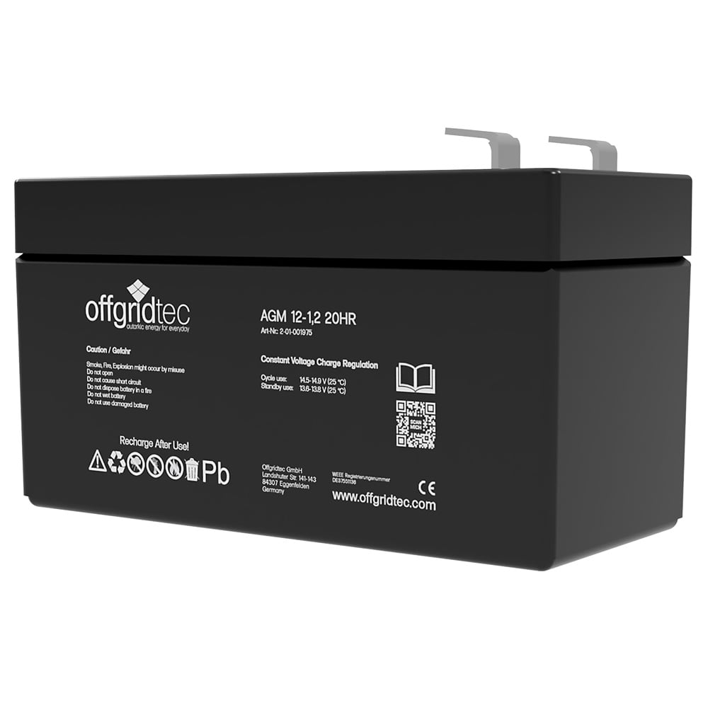 Batterie in schwarz mit weißer Aufschrift in schräger Ansicht