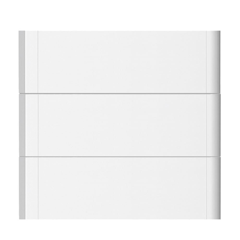 Frontansicht drei weißer, rechteckiger Haier Smart Cube Batteriemodule übereinander