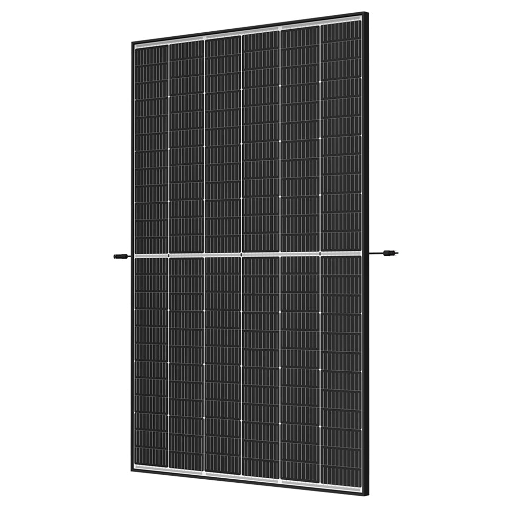 Schrägansicht vorne: Trina Solar Vertex S+ Dual-Glas N-Type TopCon Solarmodul 450W; schwarzer Rahmen & Kabel