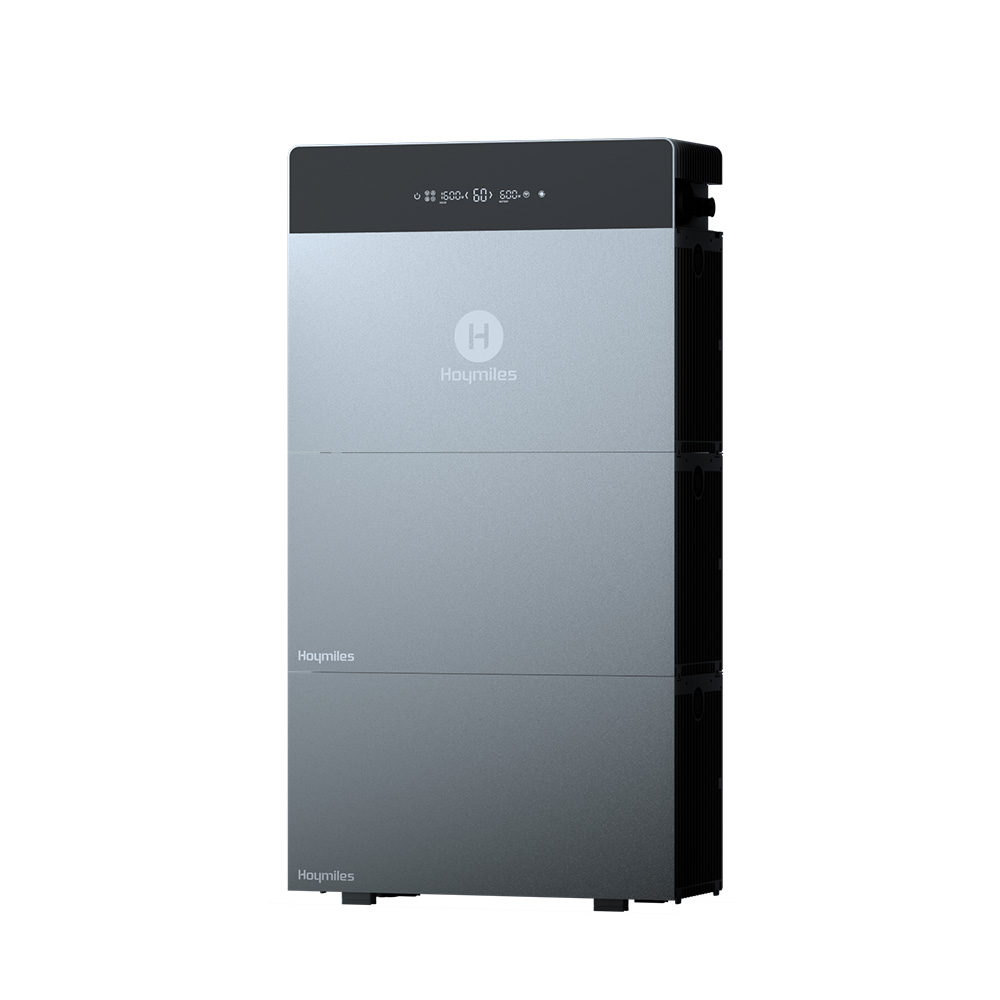 Hoymiles HiBattery HB-4020-X Energiespeicher mit zwei Erweiterungsakkus vertikal angeordnet in abgestuften Grautönen und Logo auf der Vorderseite von rechts
