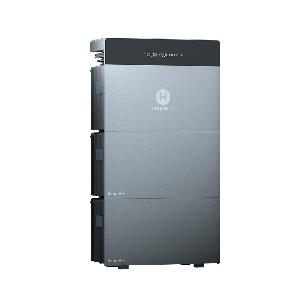 Hoymiles HiBattery HB-4020-X Energiespeicher mit zwei Erweiterungsakkus vertikal angeordnet in abgestuften Grautönen und Logo auf der Vorderseite von links