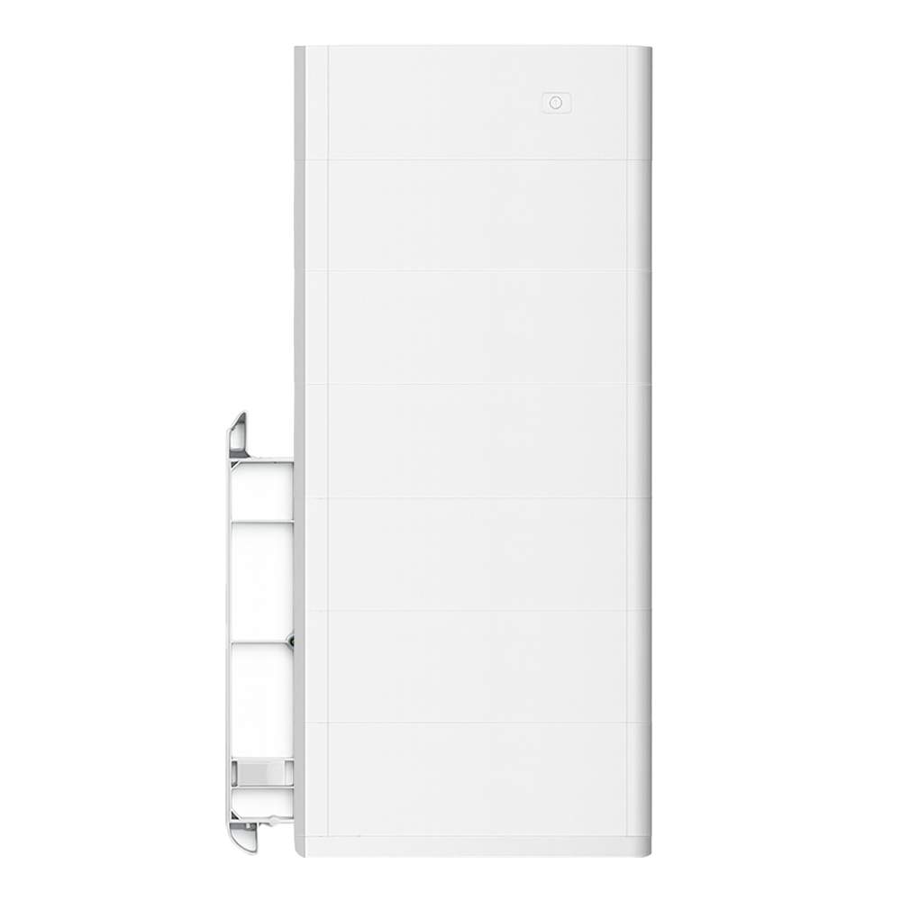 Frontansicht Haier Smart Cube System mit DC-Ladegerät, sechs Batteriemodulen und Montagekit